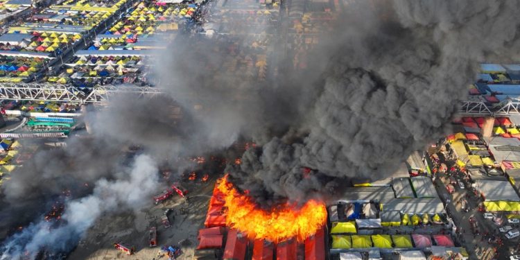 Mahakumbh 2025 : जलते टेंट.. फटते सिलेंडर.. महाकुंभ में लगी आग, मजिस्ट्रेट जांच के बाद होगा खुलासा 