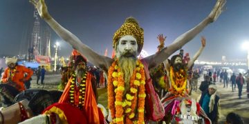 Mahakumbh 2025 : मकर संक्रांति पर महाकुंभ 2025 का पहला अमृत स्नान, श्रद्धालुओं ने लगाई आस्था की संगम में डुबकी 
