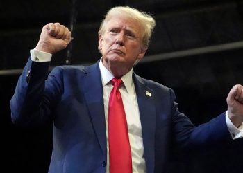 Donald Trump : शपथ लेते ही सुपर एक्शन में राष्ट्रपति ट्रंप, चीन समेत 11 देशों में मची खलबली