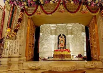 Ayodhya : राम मंदिर में उमड़ा भक्तों का सैलाब, ट्रस्ट ने कहा “15 दिन ना आए अयोध्या”