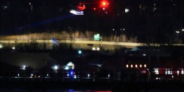 US Plane Crash: US में खतरनाक हादसा, प्लेन और हेलिकॉप्टर में हुई जबरदस्त टक्कर