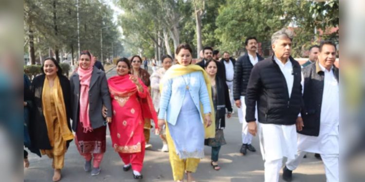 Mayor Chunav 2025: चंडीगढ़ मेयर चुनाव में AAP-कांग्रेस के साथ हुआ ‘खेला’, BJP ने मारी बाजी 