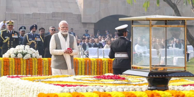 Mahatma Gandhi Death Anniversary: महात्मा गांधी की 77वीं पुण्यतिथि, भाजपा-कांग्रेस सभी ने ‘बापू’ को किया नमन 