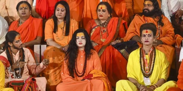 Mamata Kulkarni : किन्नर अखाड़े का तगड़ा एक्शन, ममता कुलकर्णी को महामंडलेश्वर पद से हटाया 