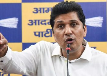 Delhi Chunav 2025 : ‘संपत्ति में बढ़ोतरी का लोगों को तरीका बताएं…” प्रवेश वर्मा पर आप ने लगाए गंभीर आरोप