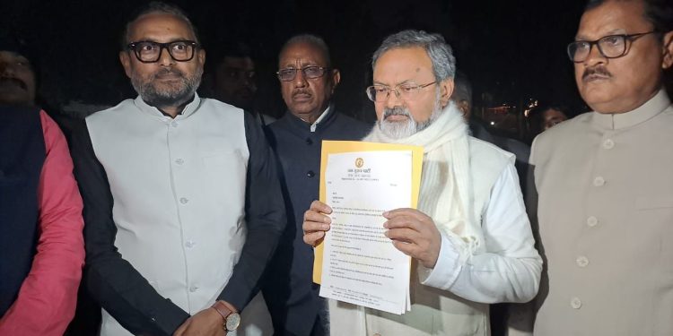 BPSC Protest: BPSC परीक्षा हो सकती है रद्द ! राज्यपाल से मुलाकात करने पहुंचा जन सुराज का प्रतिनिधिमंडल 