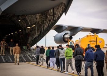 America Deported Indians : नहीं माने डोनाल्ड ट्रंप! हथकड़ियों और बेड़ियों में भारत वापस आए 116 भारतीय 