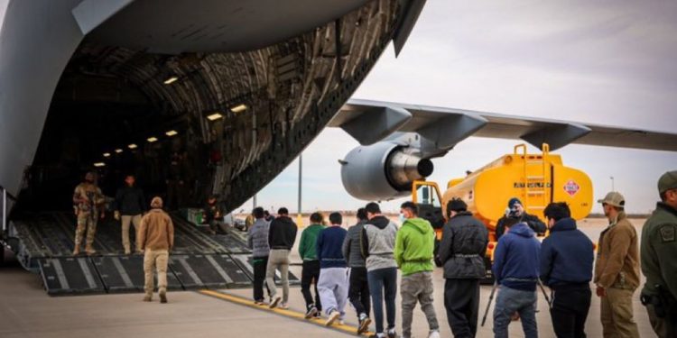 America Deported Indians : नहीं माने डोनाल्ड ट्रंप! हथकड़ियों और बेड़ियों में भारत वापस आए 116 भारतीय