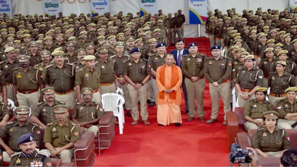 Mahakumbh 2025: महाकुंभ में दिल्ली भगदड़ का असर! बढ़ती भीड़ के कारण बढ़ाई गई अफसरों की कुंभ ड्यूटी