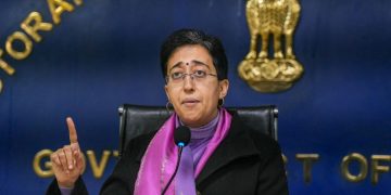 Delhi Election 2025 : AAP पर गहराया संकट? चुनाव से पहले CM आतिशी पर हुआ केस दर्ज