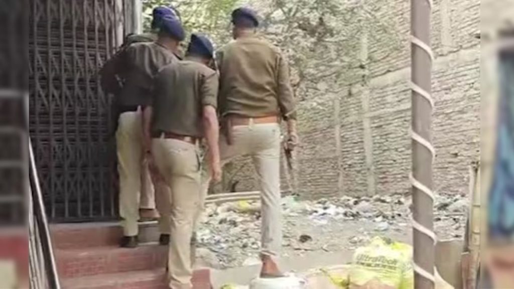 Bihar : पटना में LIVE एनकाउंटर, घर में घुसे बदमाश…चारों तरफ से पुलिस ने किया घेराव