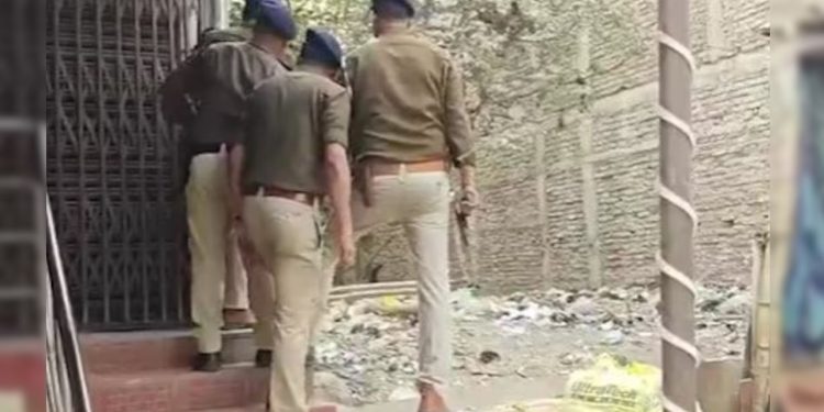 Bihar : पटना में LIVE एनकाउंटर, घर में घुसे बदमाश…चारों तरफ से पुलिस ने किया घेराव
