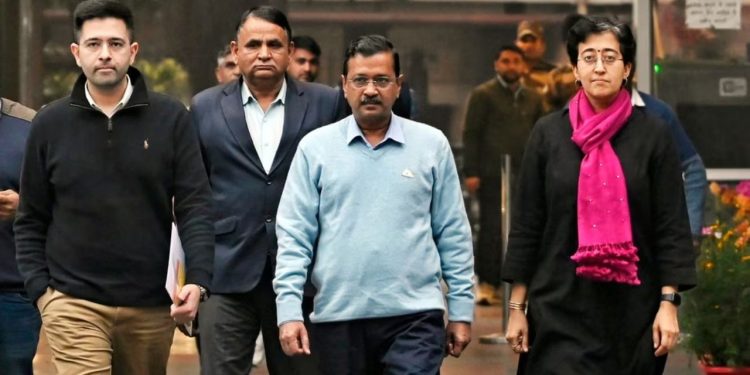 Delhi : MCD से हो सकती है AAP की विदाई! एक बार फिर केजरीवाल के साथ होगा खेला 