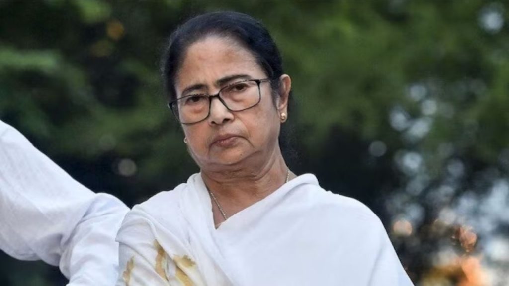 Mamata Banerjee: ‘मृत्यु कुंभ में बदला महाकुंभ…’, CM ममता बनर्जी ने यूपी सरकार पर लगाए आरोप  