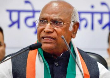 Budget 2025:  “नौ सौ चूहे खाकर बिल्ली हज को चली !”…बजट 2025 पर मल्लिकार्जुन खरगे का तंज