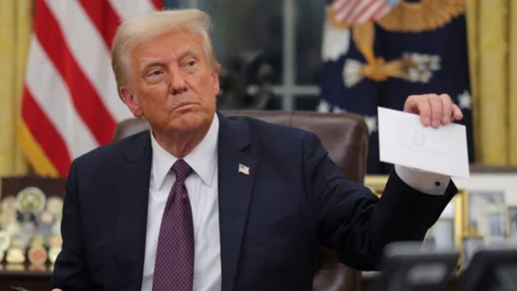 Donald Trump : ट्रंप ने शुरू किया ट्रेड वॉर… कनाडा, चीन और मैक्सिको पर कड़ा रूख़