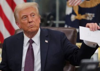 Donald Trump : ट्रंप ने शुरू किया ट्रेड वॉर… कनाडा, चीन और मैक्सिको पर कड़ा रूख़