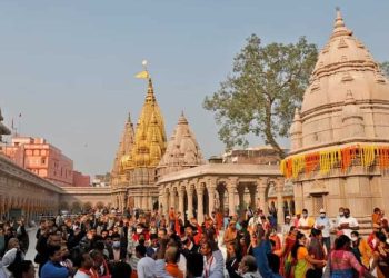 Varanasi : काशी विश्वनाथ में टूटे सारे रिकॉर्ड, दर्शन करने पहुंचे एक करोड़ से अधिक श्रद्धालु