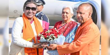 MahaKumbh 2025: राष्ट्रपति द्रौपदी मुर्मू पहुंची महाकुंभ, संगम में लगाई आस्था की डुबकी