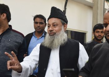 Delhi : ‘चूड़ियां नहीं पहनी…’ बोले AAP नेता,  मुस्तफाबाद को लेकर दिल्ली में संग्राम