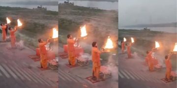 Yamuna River : दिल्ली में ‘बनारस’ जैसी शाम, सरकार बदलते ही जगमगा उठा यमुना घाट 