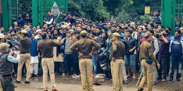 Jamia University: कौन घोल रहा जहर! जामिया मिलिया में बवाल, लगाए जा रहे नफरती नारे