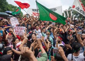 Bangladesh : यूनुस के हाथ से जाएगी बांग्लादेश की सत्ता! छात्रों ने किया नई पार्टी बनाने का ऐलान