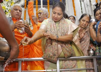 Mahashivratri 2025 : CM रेखा गुप्ता ने महाशिवरात्रि पर की ‘शिव साधना’, गौरी शंकर मंदिर में की पूजा-अर्चना 