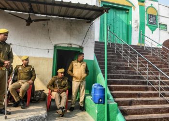 Sambhal Masjid : संभल के मस्जिद में नहीं होगी रंगाई-पुताई! इलाहाबाद हाई कोर्ट ने जारी किया आदेश