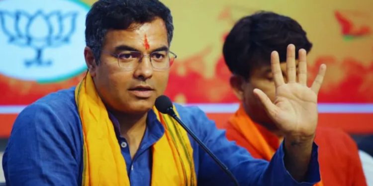 Delhi CM Announcement : फिर बदला शपथ ग्रहण का समय, आखिर कब होगा दिल्ली के मुख्यमंत्री का ऐलान ?