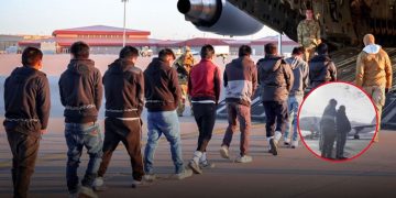 US Immigration: चेन से बांधे हाथ-पैर, व्हाइट हाउस ने दिखाई अवैध प्रवासियों की तस्वीरें