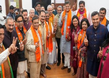 Delhi CM Name Announcement Live : दिल्ली का सीएम कौन ? किस विधायक को मिलेगी दिल्ली की कमान, केजरीवाल और आतिशी को मिला शपथ ग्रहण का न्योता