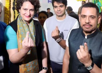 Delhi Polls 2025: प्रियंका गांधी ने परिवार संग किया मतदान, जनता से की खास अपील