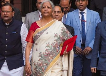 Budget 2025 : वित्त मंत्री का साड़ी लुक! निर्मला सीतारमण की साड़ी में क्या है ख़ास?