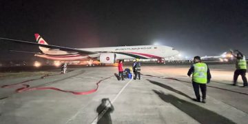 Bangladesh Plane Emergency Landing : भारत में हुई बांग्लादेशी प्लेन की इमरजेंसी लैंडिंग, दुबई जा रही थी फ्लाइट
