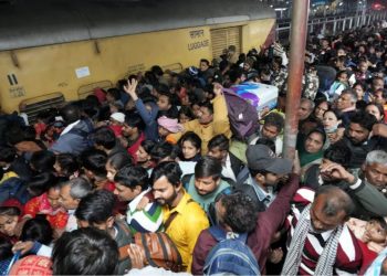 New Delhi Railway Station Stampede: कैसे मची नई दिल्ली रेलवे स्टेशन पर इतनी भयानक भगदड़? भयानक मंजर की जाने पूरी कहानी