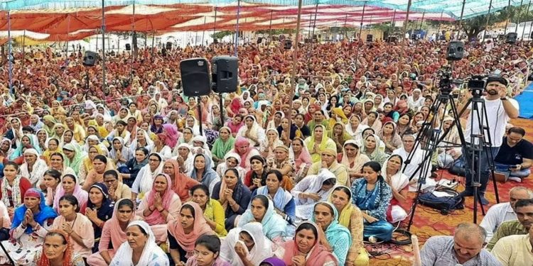 Hathras Stampede: हाथरस भगदड़ कांड की रिपोर्ट आई सामने, 121 लोगों की मौत का जिम्मेदार कौन?
