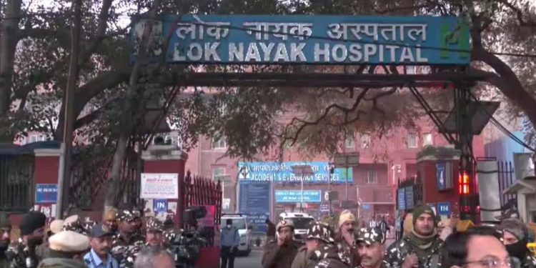 New Delhi Stampede : LNJP अस्पताल की पुलिस ने बढ़ाई सुरक्षा, मौत से लड़ रहे सभी घायल
