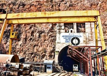 Telangana Tunnel Collapse: टनल में 13.5 KM अंदर फंसे 8 लोग, रेस्क्यू ऑपरेशन जारी… 