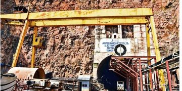 Telangana Tunnel Collapse: टनल में 13.5 KM अंदर फंसे 8 लोग, रेस्क्यू ऑपरेशन जारी…