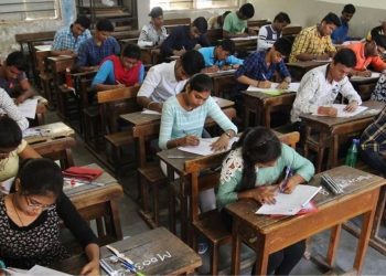 UP Board Exam : आज से शुरू हुई UP बोर्ड परीक्षा, प्रयागराज में महाकुंभ में स्थगित किए गए एग्जाम 