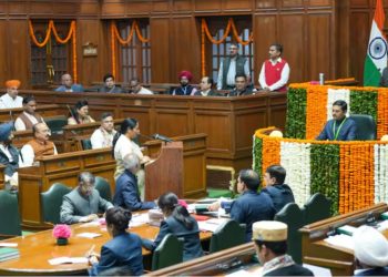 CAG Report: दिल्ली विधानसभा में पेश हुई CAG रिपोर्ट, 2 हजार करोड़ के नुकसान का दावा