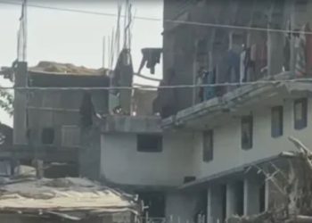 Darbhanga : अलाउद्दीन की छत से हुआ पथराव, दुर्गा मंदिर से लौट रहे थे श्रद्धालुओं