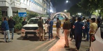 Delhi : दिल्ली में 2 गुटों के बीच अंधाधुंध गोलीबारी, 5 लोग घायल, इलाके में मची सनसनी