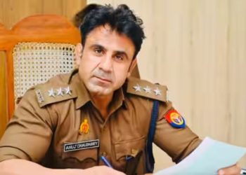 Sambhal News: “होली से दिक्कत हो तो घर से ना निकलें…” संभल CO ने मुस्लिमों को दी सख्त हिदायत