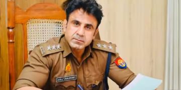 Sambhal News: “होली से दिक्कत हो तो घर से ना निकलें…” संभल CO ने मुस्लिमों को दी सख्त हिदायत