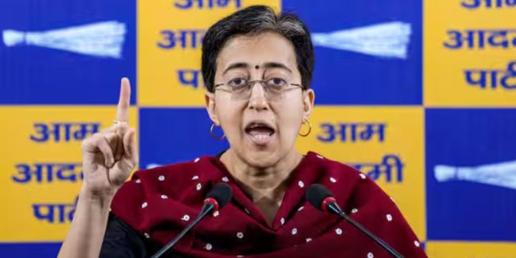 Atishi News : ‘8 मार्च याद है न….’ नेता प्रतिपक्ष आतिशी ने CM रेखा को भेजी एक चिट्ठी