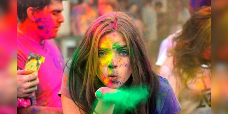 Holi Safety Tips : होली खेलते समय रखें इन बातों का रखें खास ख्याल, अपनाएं ये 5 टिप्स
