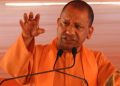 CM Yogi : बरसाना में CM योगी की होली, सभी को दीं ढेर सारी शुभकामनाएं