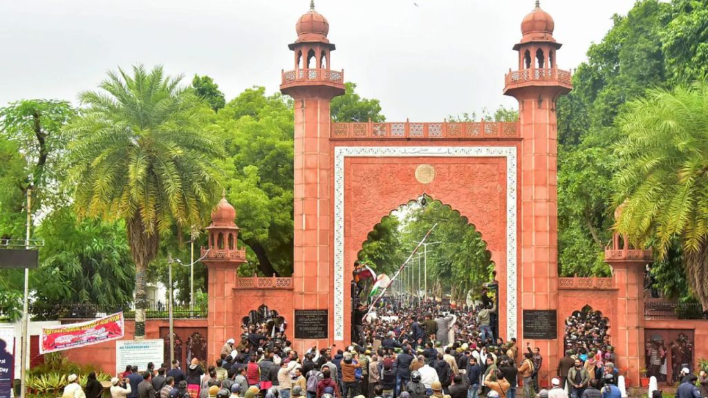 AMU Holi Celebration : AMU में होली खेलने मिली परमिशन! यूनिवर्सिटी प्रशासन ने लिया बड़ा फैसला 